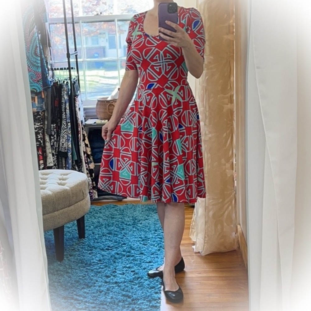 💕Beautiful Red Geometric Lularoe Nicole Fit & Flare Dress💕